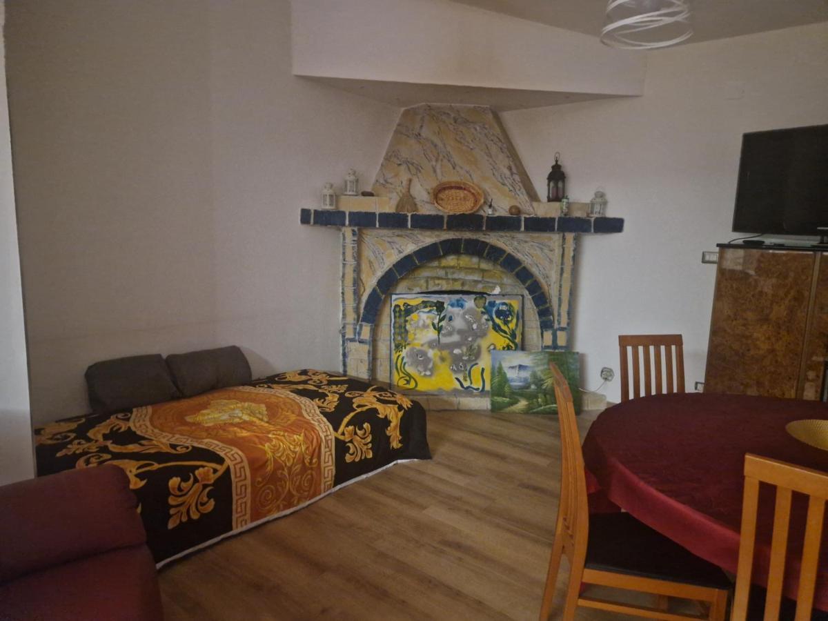 Вилла Gio' House Феррандина Экстерьер фото